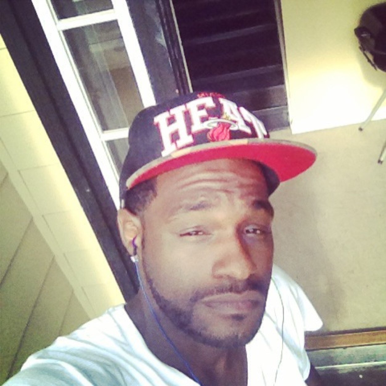 Badassdbonds's profile picture. Self Made