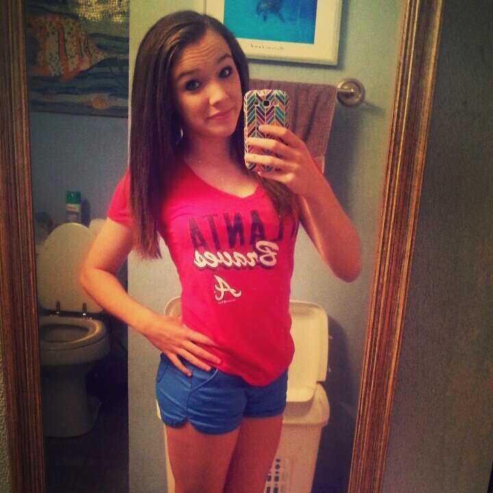 Avi is me♥ my wonderful boyfriend @CountryBoy_388 ♥Since your here click follow. I love all of my followers and i let them know that