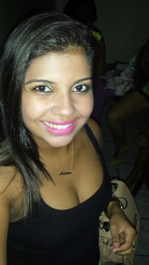Siga para frente, sem se importar com o que aconteceu acabe com o seu sofrimento, sorria e siga confiante em seu caminho.