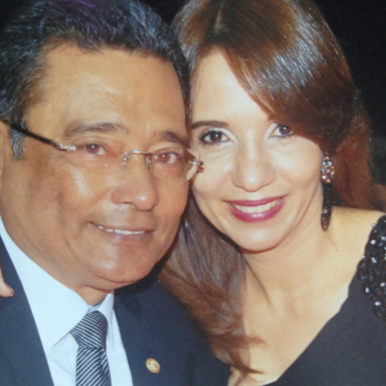 AlestrisSenior's profile picture. Odontólogo, Exmilitar, Ganadero, Dirigente Político y Padre de mis 3 Lindas Hijas y Esposo Feliz.