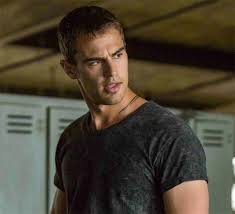 hey I am tobias are four I love tris [rp single divergent]
