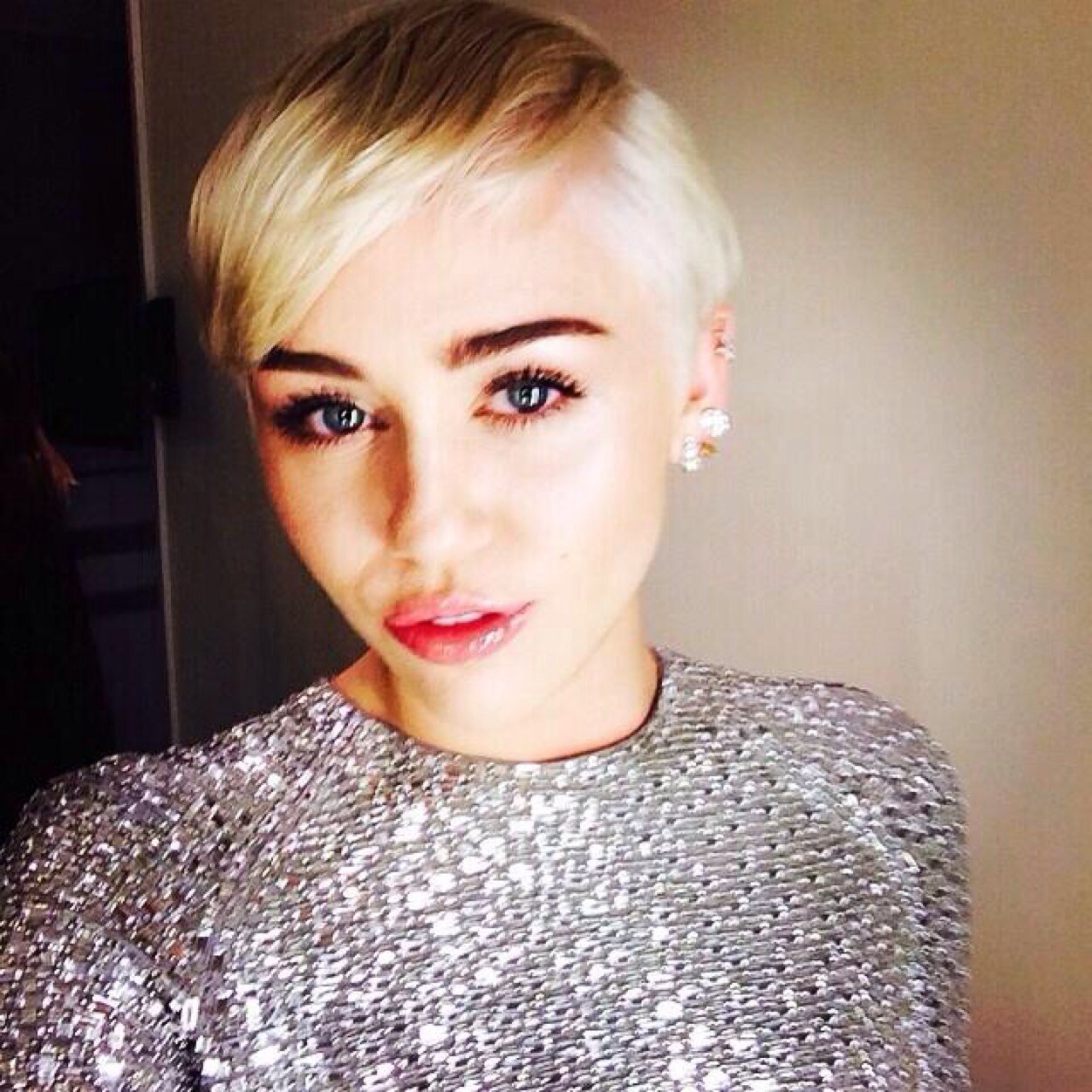 ~oh shes just being miley~
follow back