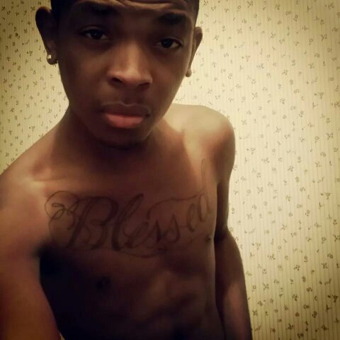 _HotboyDee's profile picture. iKarderrick !! #TeamScorpio(11.10.1992) #TeamTaken(12.o2.2012) R.i.P Essie  (Granny), R.i.P LB (GrandPa) , R.i.P HotBoyPat (My Nigga) Gone But Neva Forgotten !!