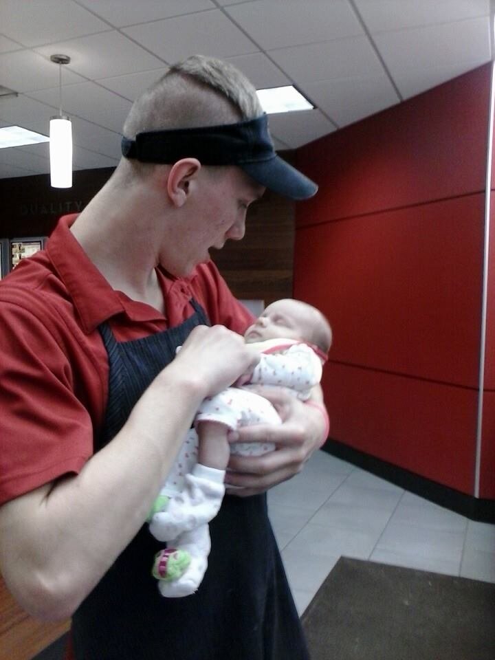 SeSluvsMommy's profile picture. 