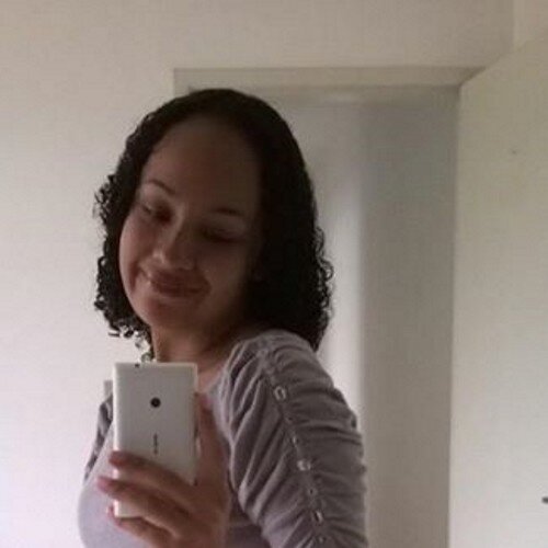 Eu sou determinada, gentil,amiga,querida e inteligente bom quem quisér me conhecer só segue  ai!  ;)