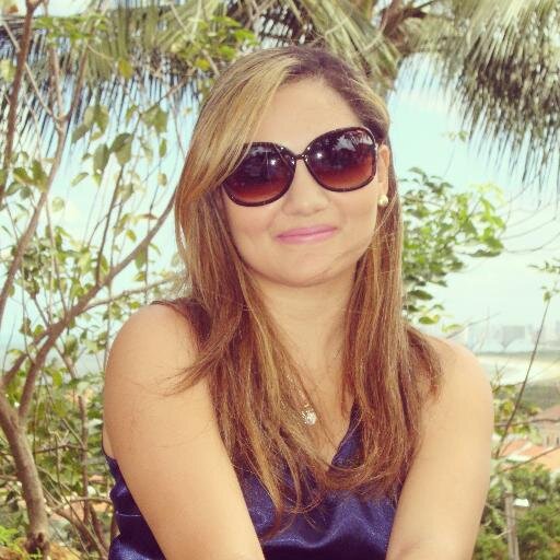 I try make all with positive energy and give my best anyway! OH YES! a twitter junkie!   Law student.