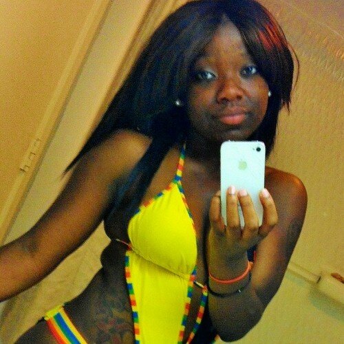 R.I.P 2 MII AUNT NOOT....#SINGLE....#PRETTY....#ME...MYSELF & I! Don't be on here dat much !! FOLLOW ME