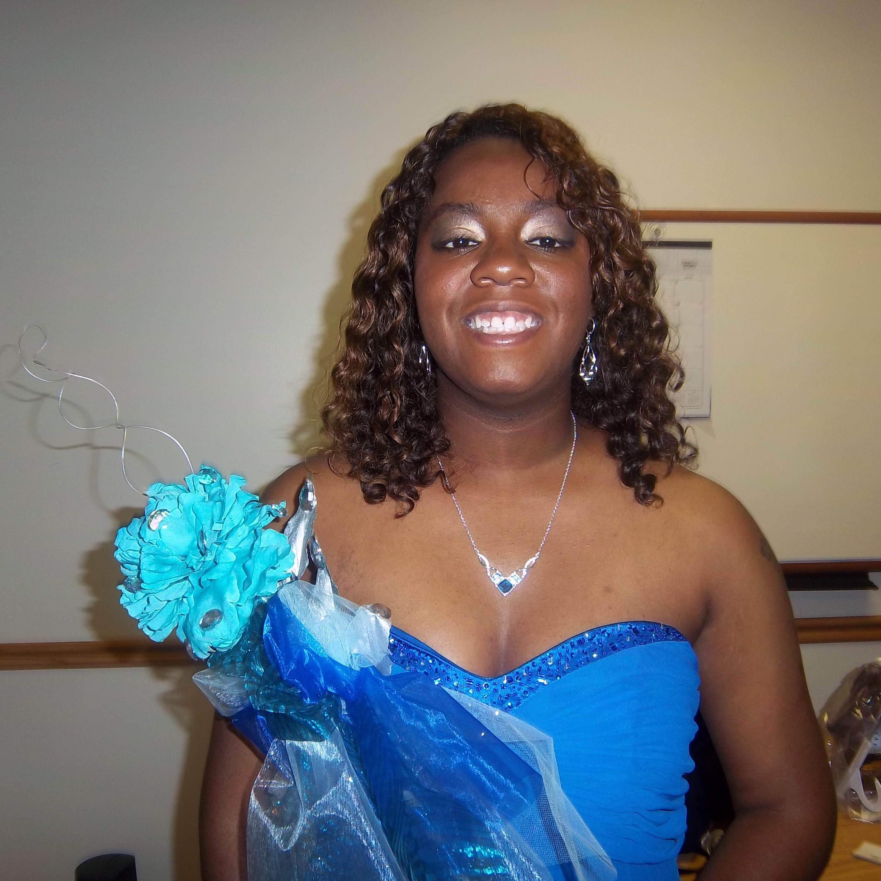 I'm from St. Louis and 24 years old. I go to Southern Illinois University Edwardsville.Earning my Bachelor's Degree in Child Psychology in May 2016