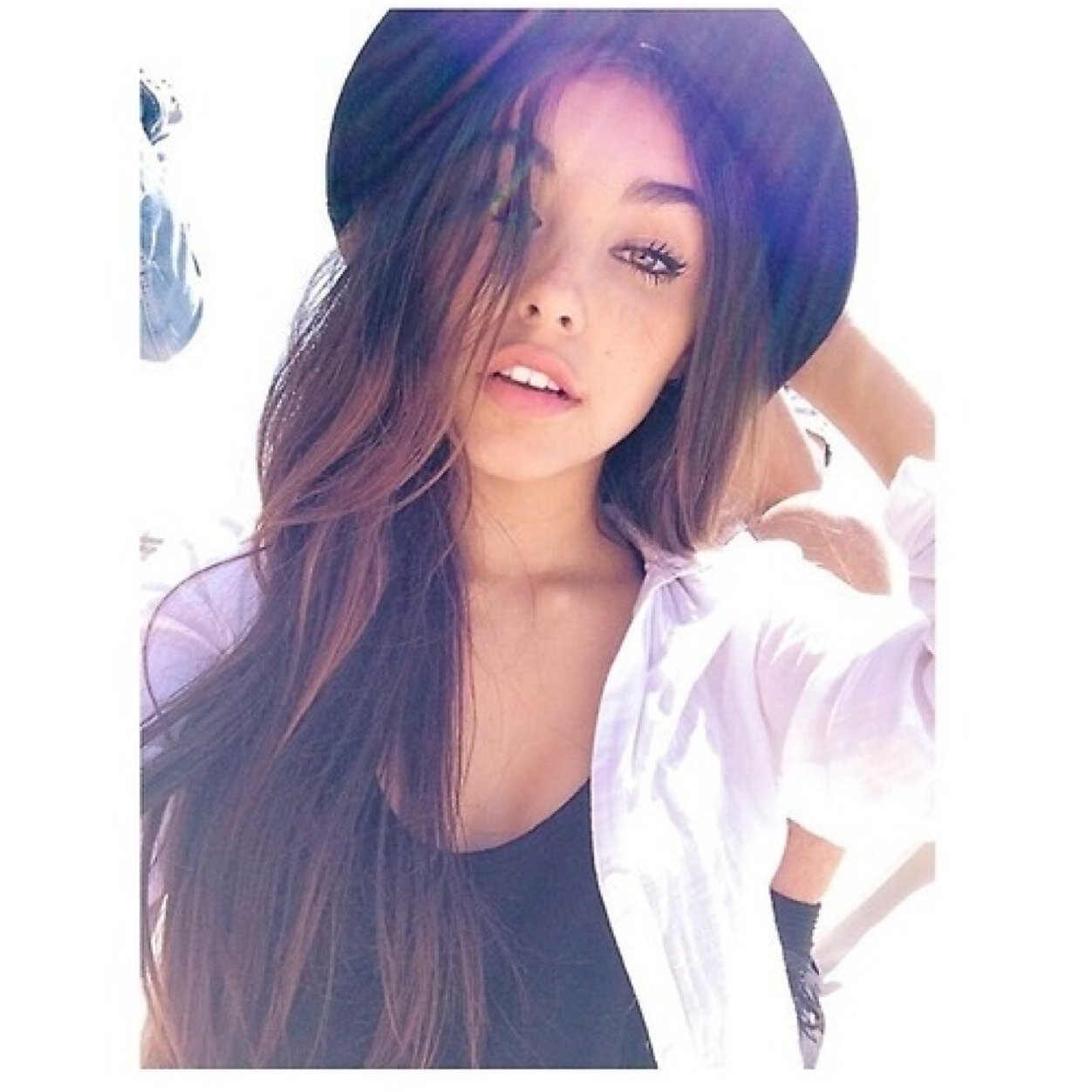 Youngest of the Mikaelsons. Twin of Kol. Daddies girl. Witch. H: On. Mommy to be. Single RP