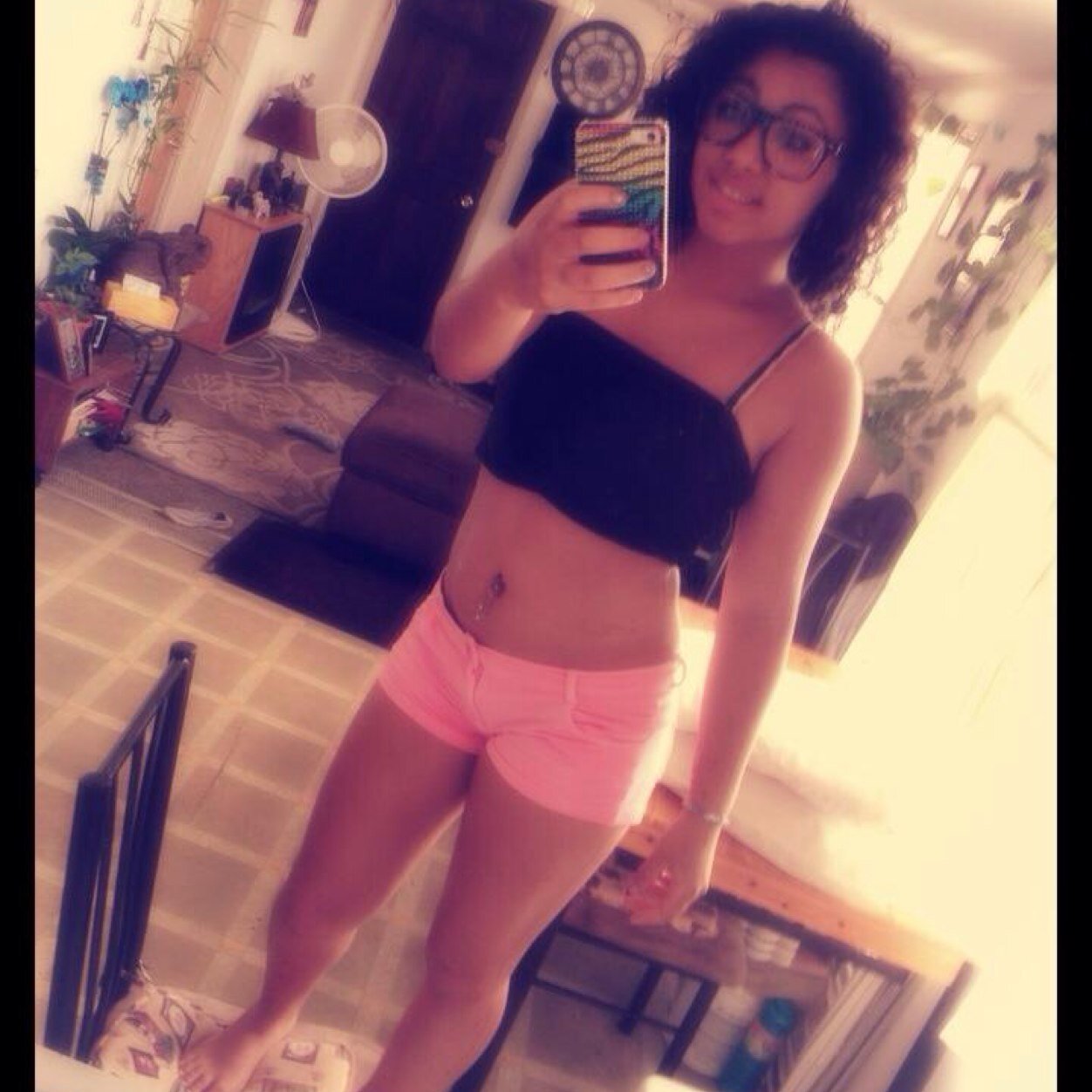 • i love girls • follow & ill follow back