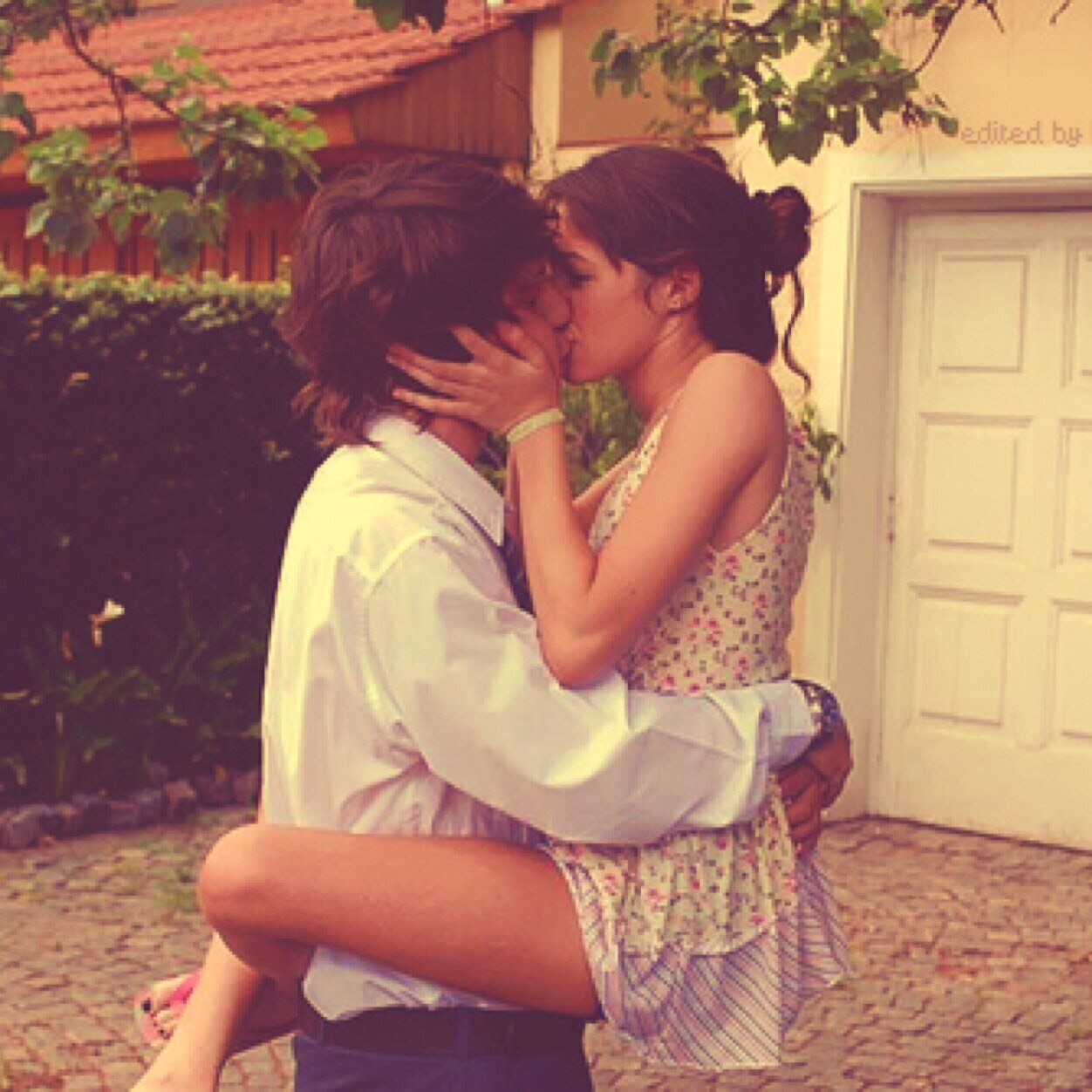 Do you love someone? Or Did you love someone? Then follow me. Contact: @lavuabhimanyu