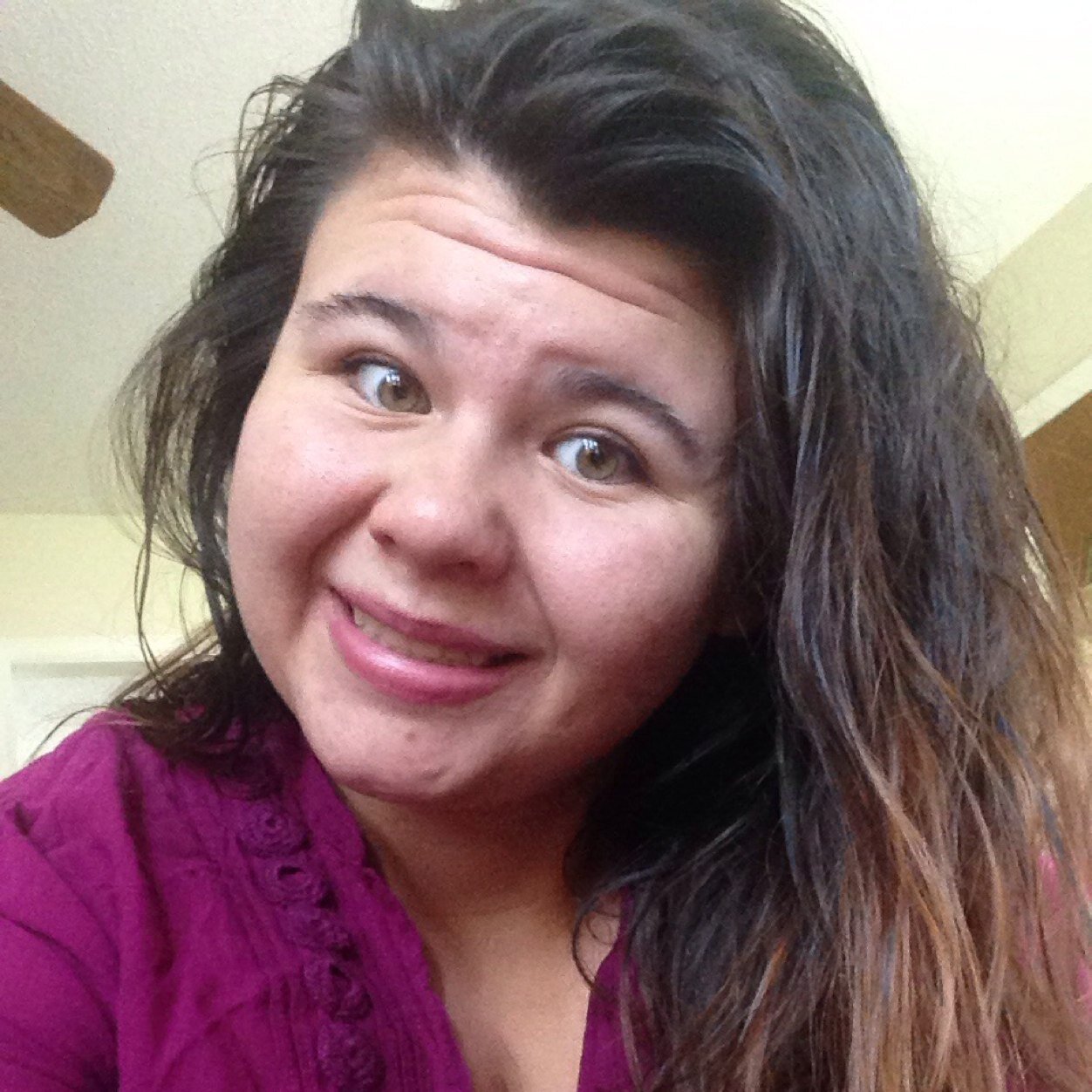 I am Lauren . i love tanning,shopping, texting and hanging out with friends. i like to dance and sing .