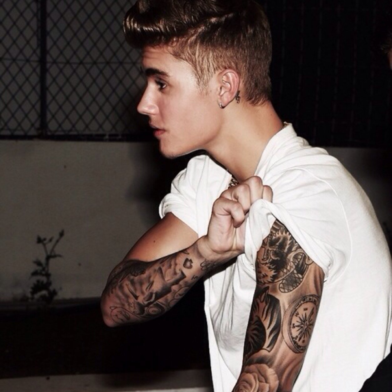 ssmilejustin_'s profile picture. more issues then vouge.