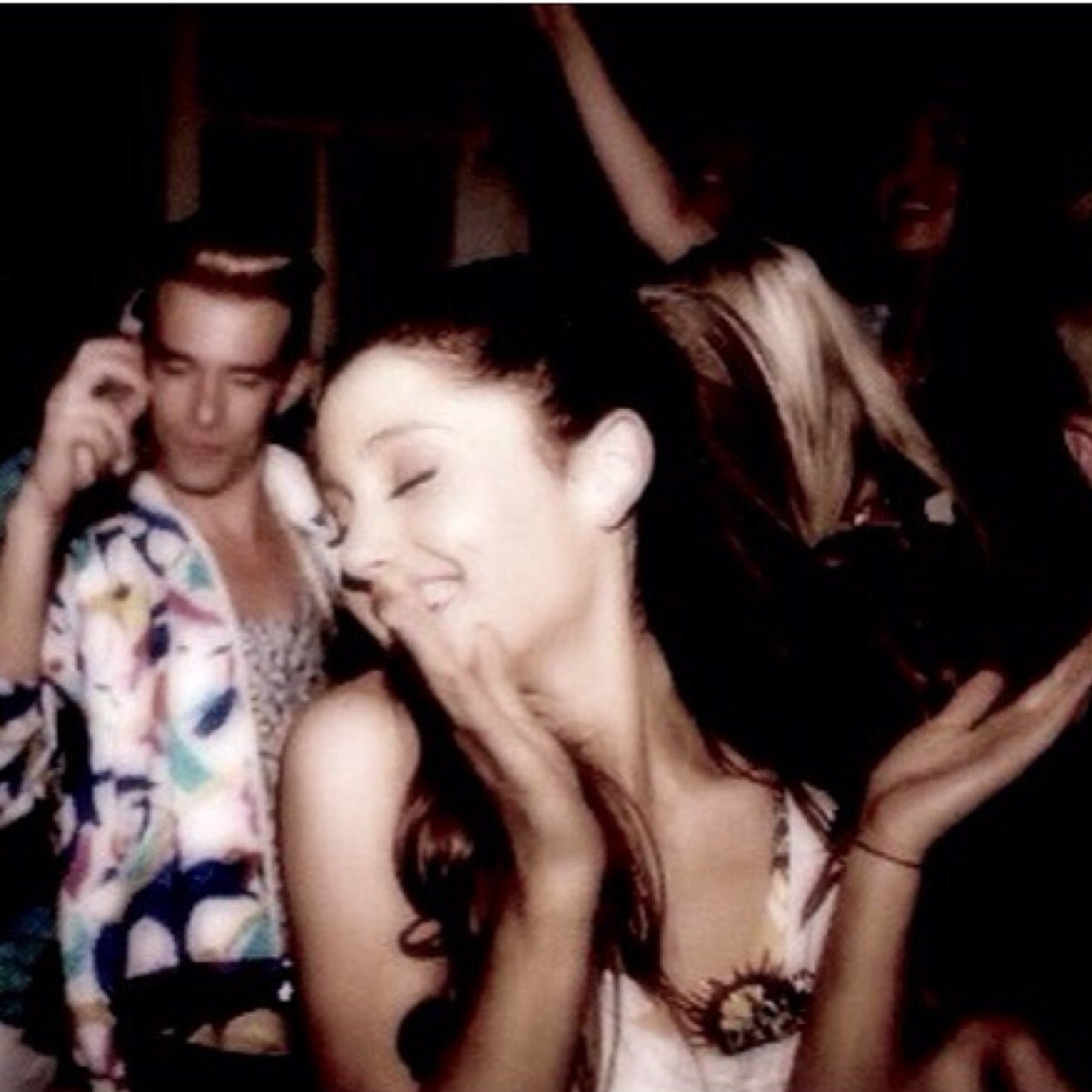 eIxquence's profile picture. head in the clouds go no weight on my shoulders