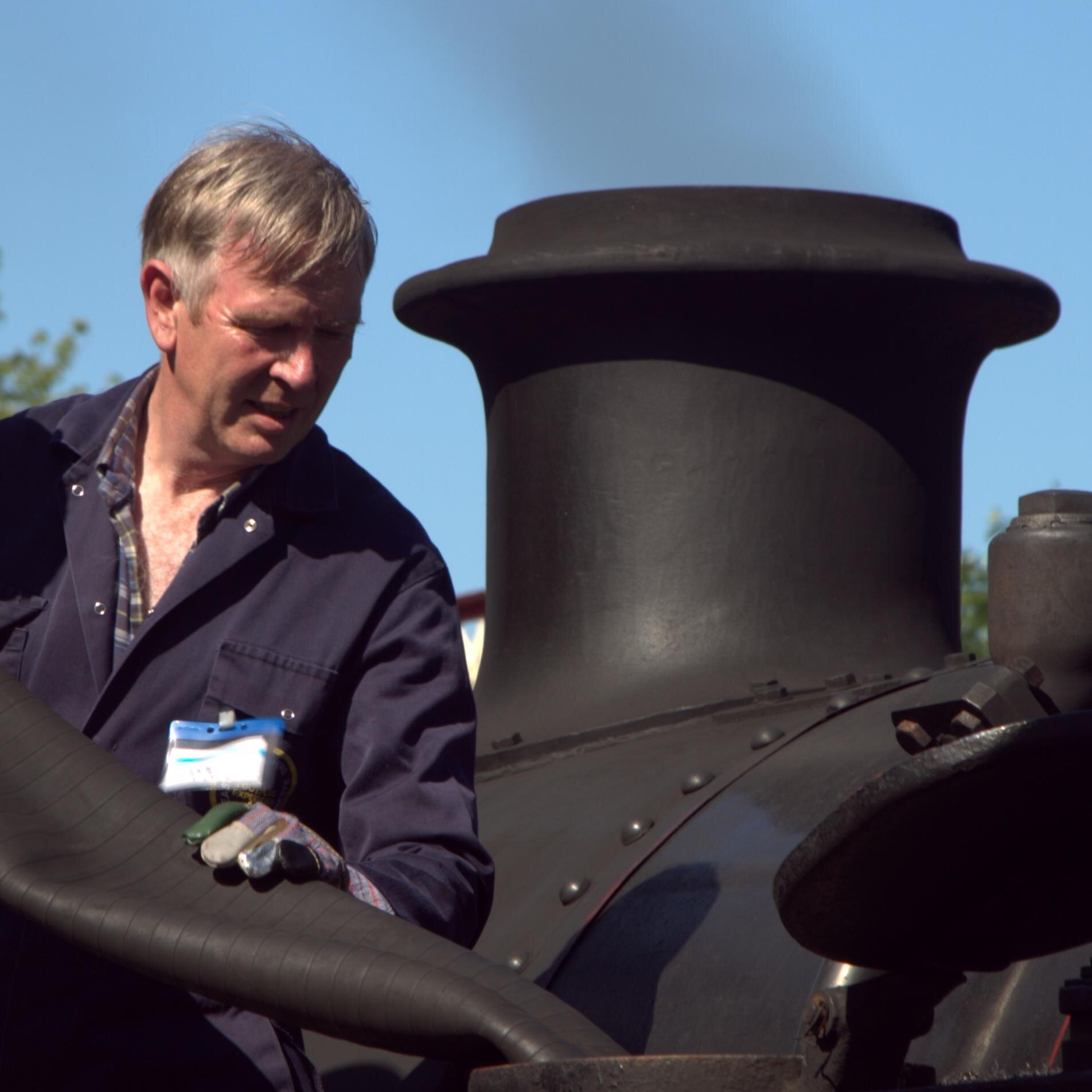 retired BBC radio sound tech, consumer of wine, Steam-powered mechanicals, birding and Organ music are in my bag.