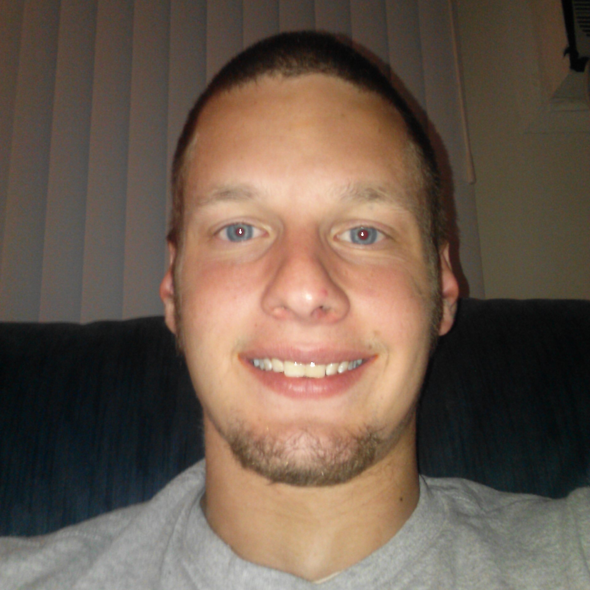 2012 University of Akron grad with a B.A. in Journalism, work as a Copy Editor for The Republic, a newspaper in Columbus, Indiana. Steelers, Indians, Cavs fan.