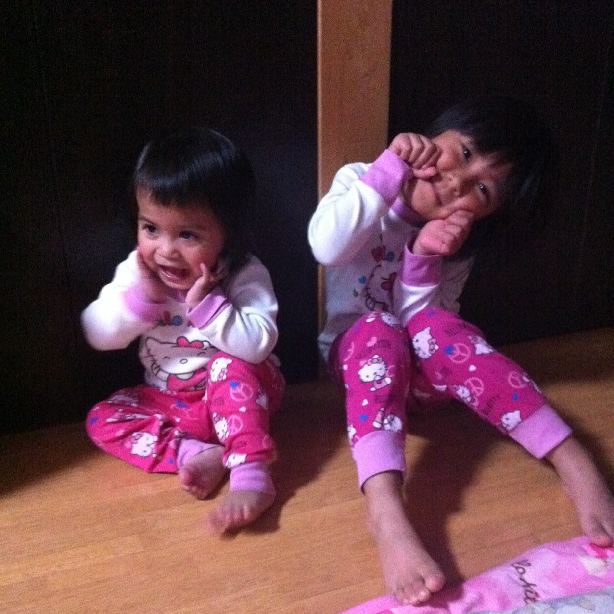 hApPy AnD sAtiSFiEd wTh mY hUbBy aNd wTh mY kiDs:)))