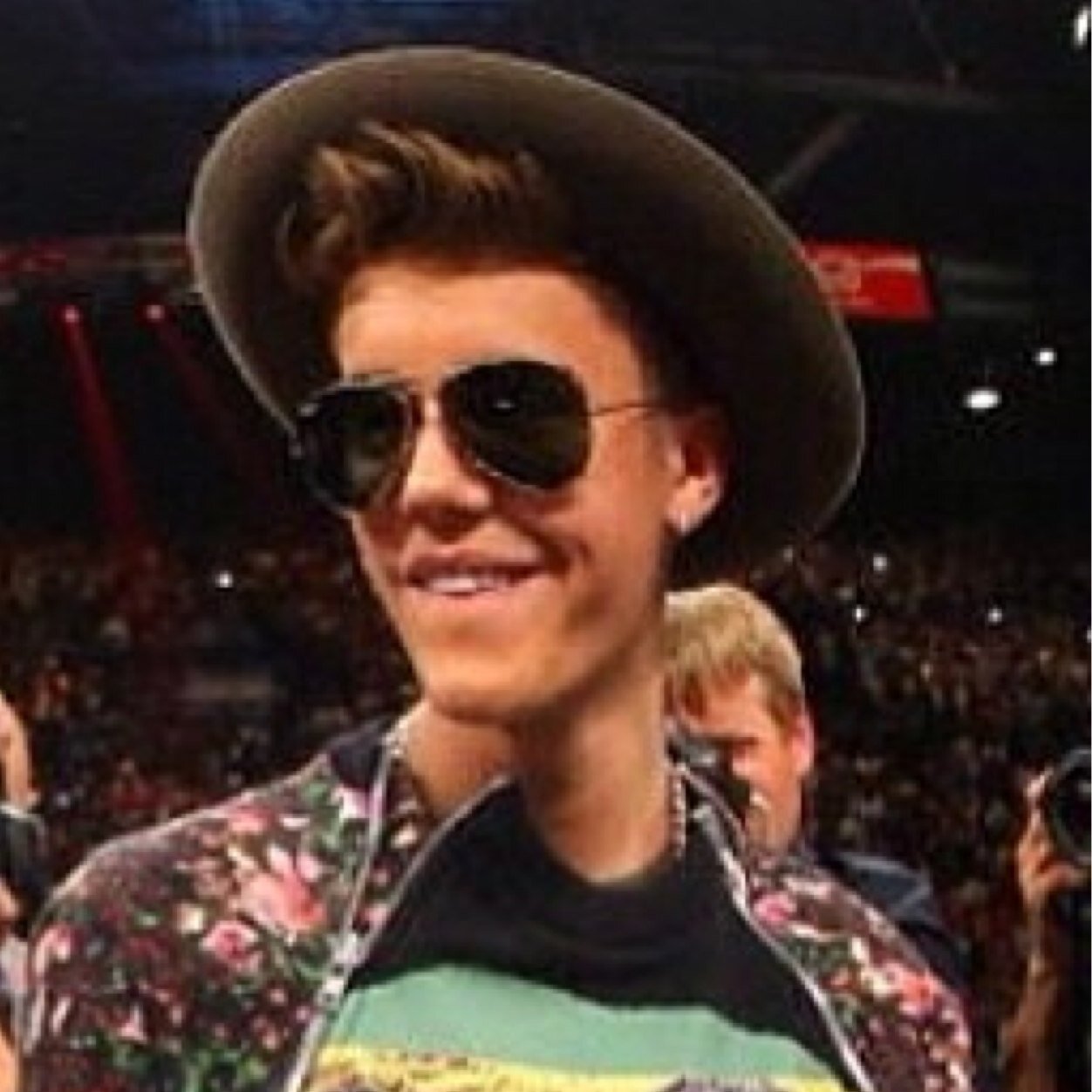 1d_Bieber10's profile picture. justin bieber and one direction are my everything justin bieber can not be broken and nobody can drag one direction down! saw in concert jb10-22-10 1d 7-11-15