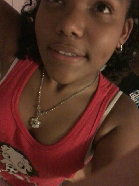 Hii...Soy Mariangel Me  encanta la musica,el chat,ir de compras,el chocolate.etc.Agregame en Facebook Mariangel Ortizz...Sigueme y te Sigo :))