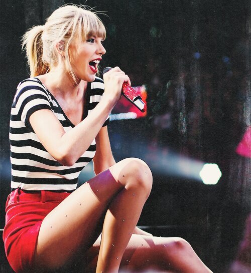 I αм Ahmad I Loooooooooove Taylor swift -R5- one direction - Katy Perry -  and a lot more follow me :D فولو مي