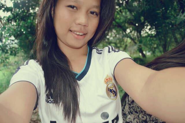 Nafesda3//Add my facebook yullia marrischa// Saint SMANSA S.T Senior High Senakin//thankyou:)