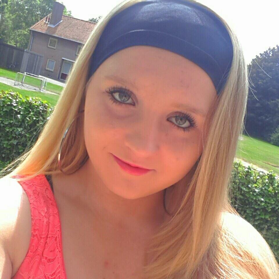 alleen bereikbaar in dm skype of facebook ask: xkusxfleurtje skype: fleurtjevanjou facebook: fleur haafkens