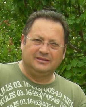 Fundador y Presidente del Movimiento Artístico de Mislata.
Fundador del Taller Literario