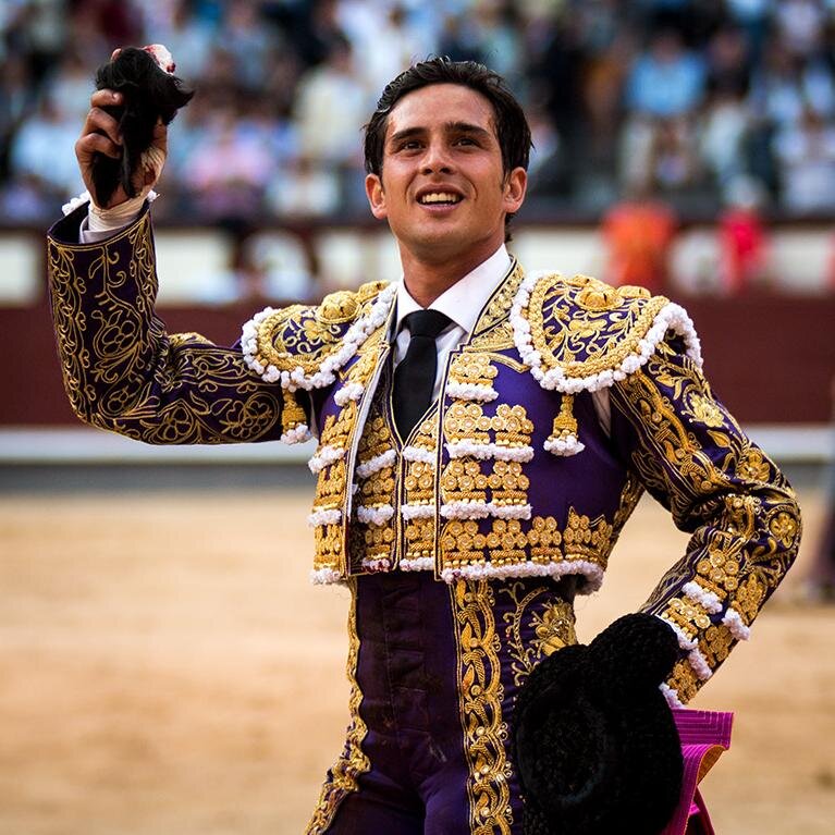 Torero. Podéis seguirme también en FACEBOOK http://t.co/YDs1X9OUXI