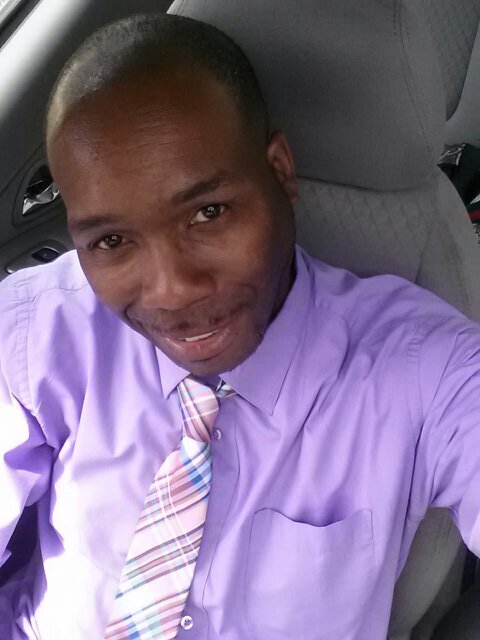 5'11, 190lbs, hard worker, write poems, n working on a book, creative n heartfelt love to be loved ( Why Not )