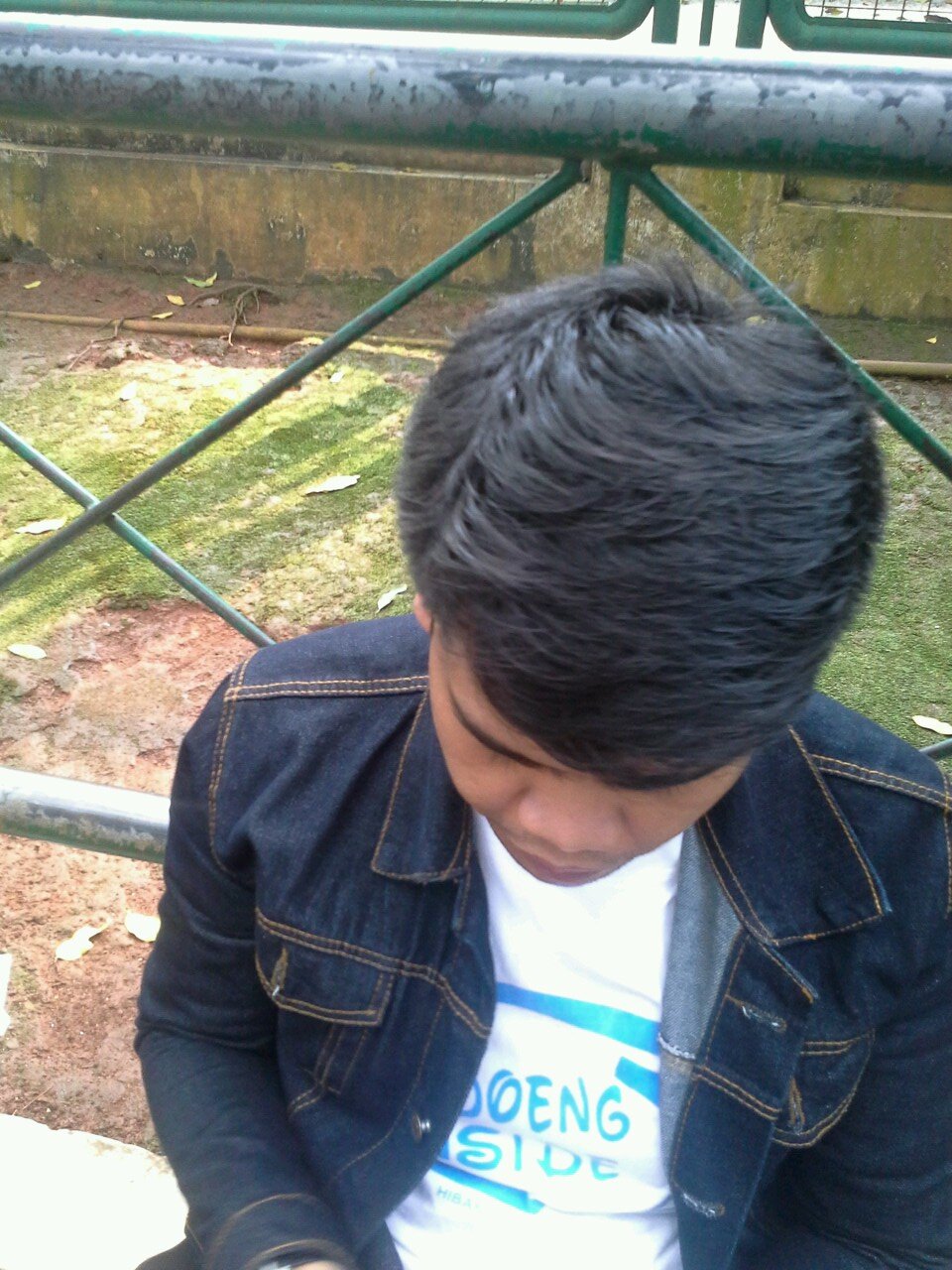 AFRYZL's profile picture. Jangan berjalan ditempat. Apalagi menengok kebelakang, Jalan didepan masih panjang :) ♥mom ♥myfamily ♥Aboutmyself