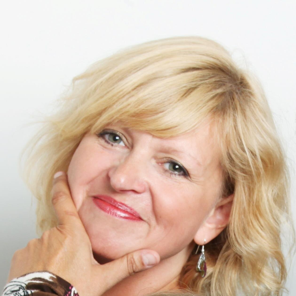 I write contemporary fiction about people's lives & relationships, what they let the world see & the truth they hide - with twists & sometimes bitter turns!