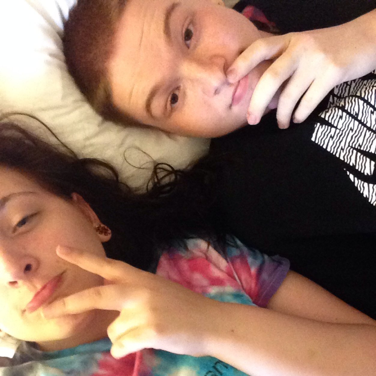 Need a RT @ me / Follow trains everyday Follow my main @Grizzmo_ and my lovely girlfriend @Mrs_Grizzmo