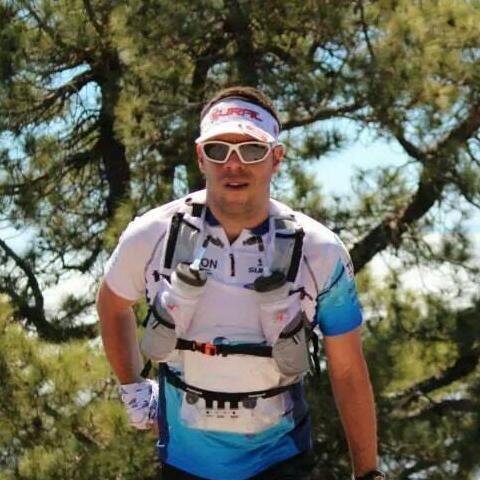 Trailrunner. Intento de Triatleta. Padre en apuros por intentar educar con conciencia. Enamorado de Playmobil. Enfermero de Salud Mental.