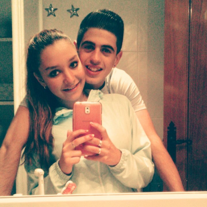 Nevel 20• Enamorado de lo más grande que hay en esta vida @BiancayNico XI•VII•MMXII• 49 meses ∞ // Mi mayor aventura, vivir la vida 'pero junto a ella' ♥