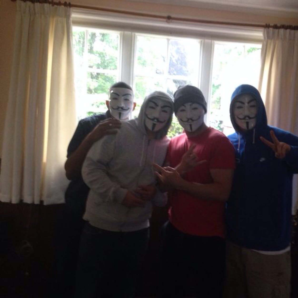 robmac24's profile picture. 