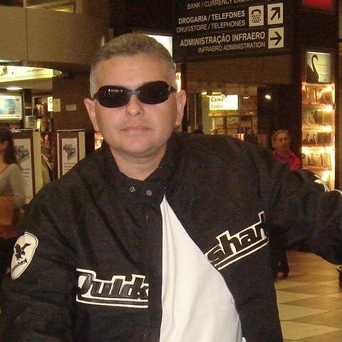 2Vetor's profile picture. 