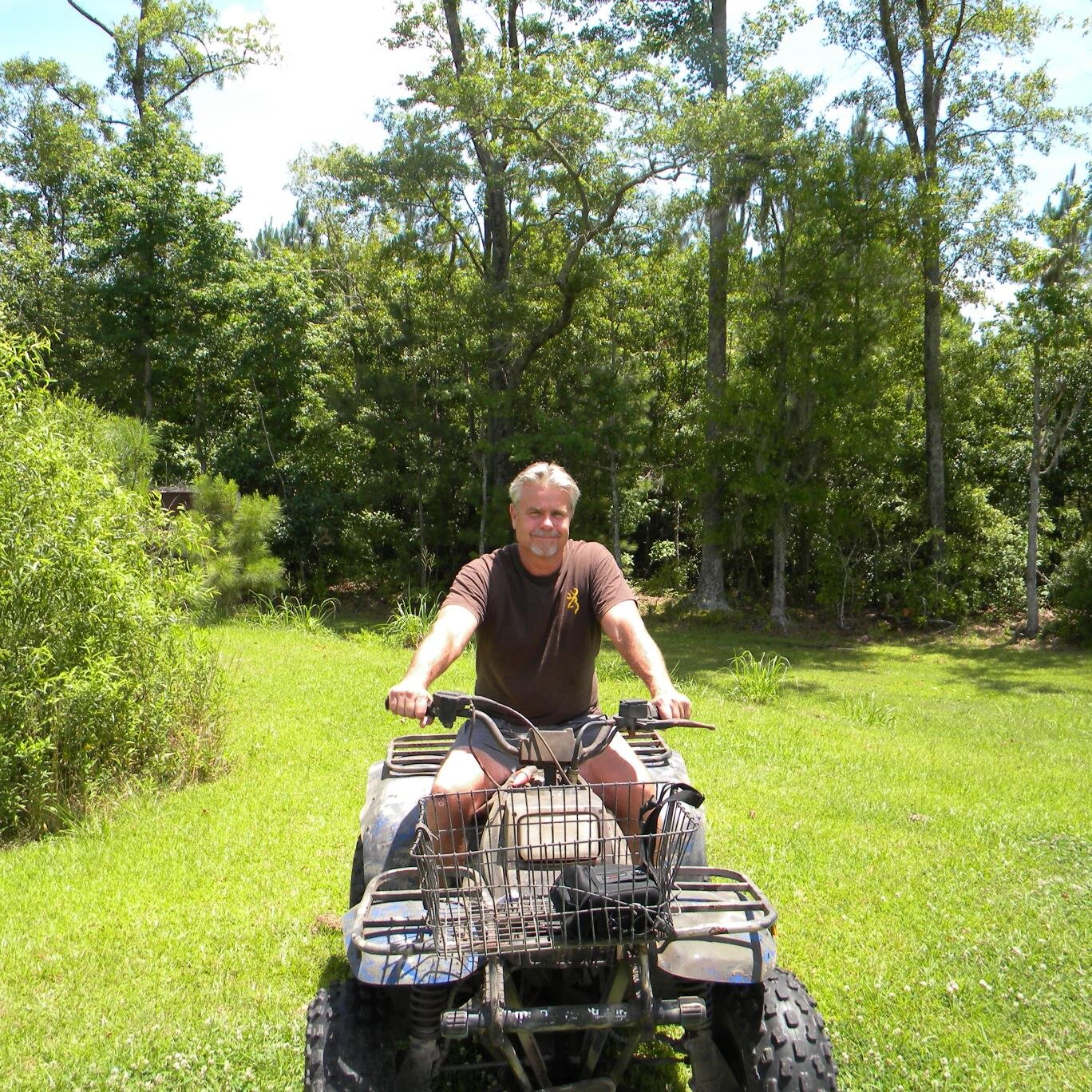 Husband,father and Grandpa. I am a diesel engine/generator tech. Enjoy metal detecting,photography,boating, fishing, kayaking,reading history and more.