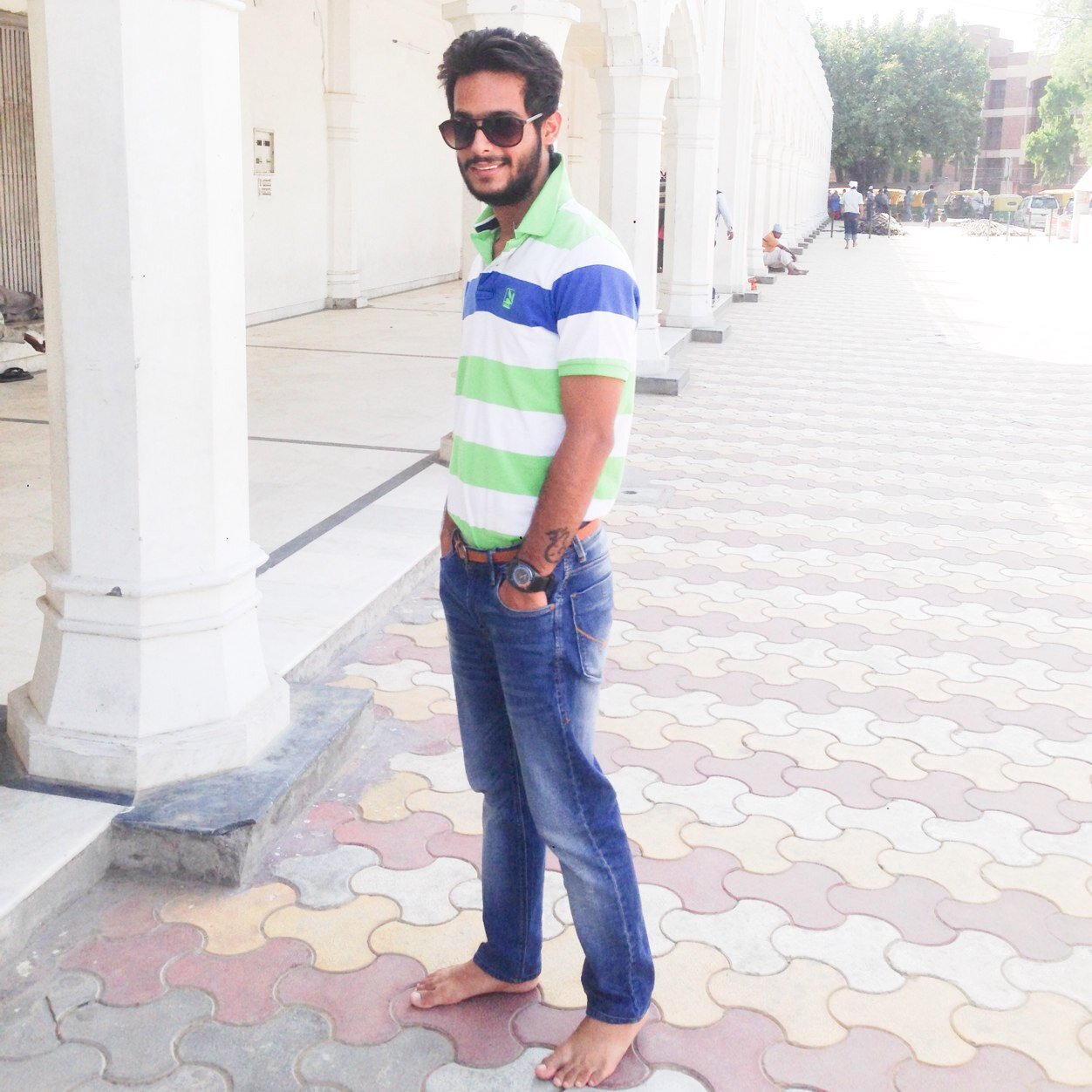 idiotkalra's profile picture. born in 90's n vl rock in 2000's :) 
Jesus bless :)