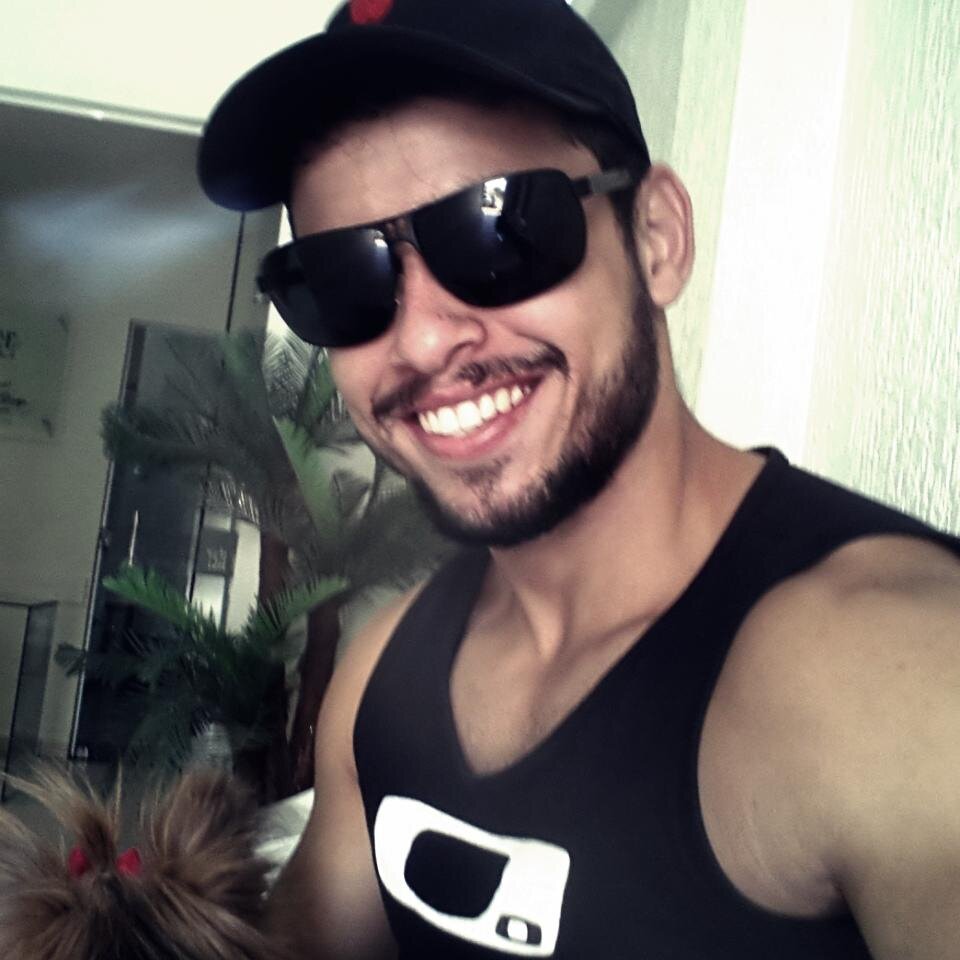 Universitário, Cruzeirense de coração, Filho de Deus, gosto de Aproveitar a Vida, :)