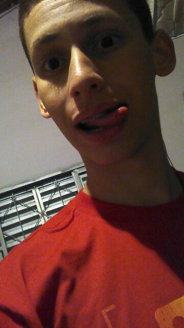 sorria,só por acreditar q amanhãn pd ser diferente✌✌