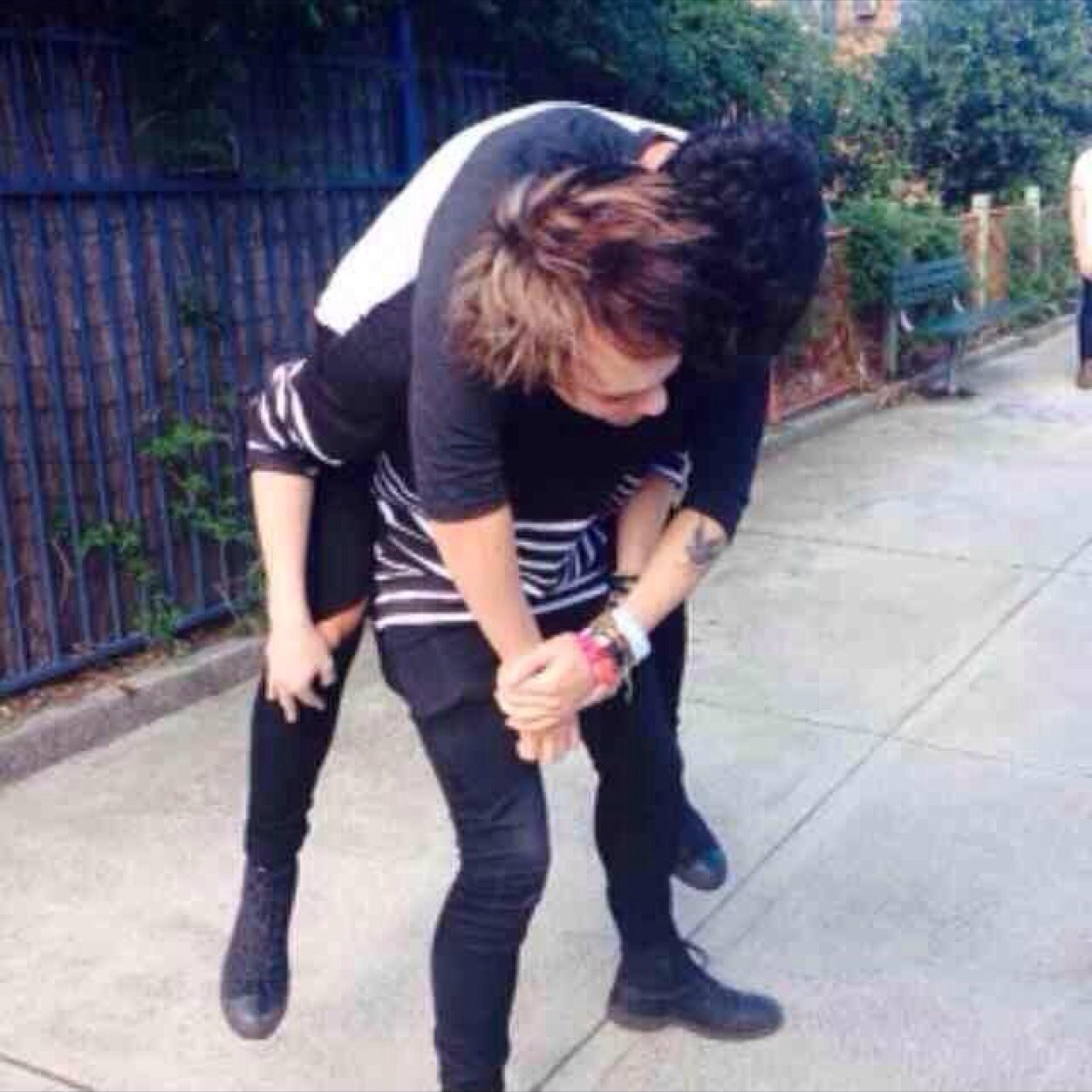 Hi! Can you please click this link! It'll help me meet 5sos!Thanks so much!  http://t.co/oL0gT2KQuX
