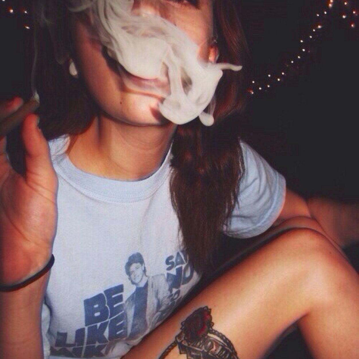 WAYTOOHIGHGIRLS's profile picture. 2 girls not afraid to rip the bong