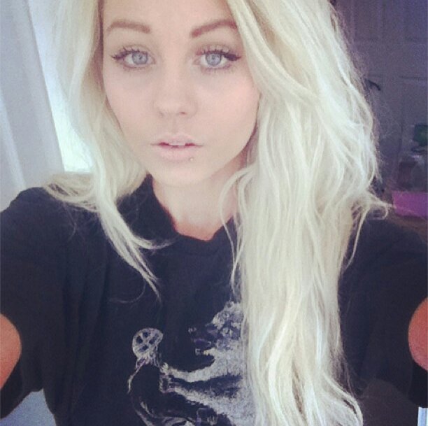 bella come il sole, stronza come la vita.
