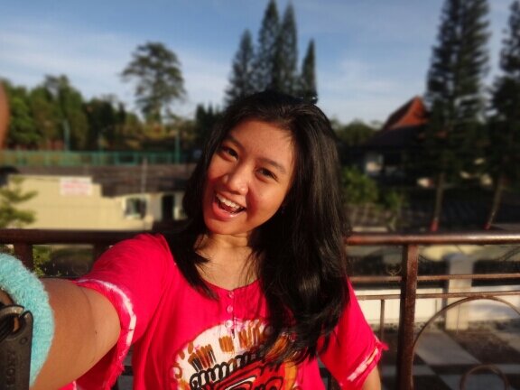 Life is too short to be anything but happy. Est. 30 Oktober 95.