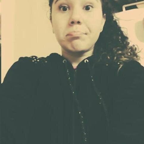 Eu sei que a vida vai ser bonita e com o tempo eu volto a sorrir.♪♪♬