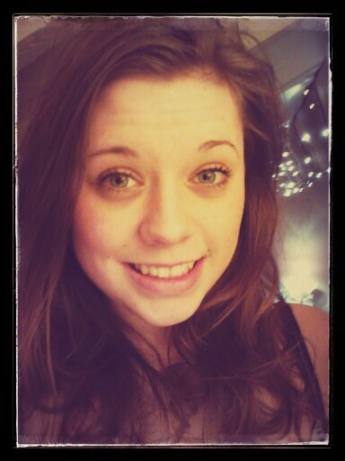 I love Rock and Food. Kapiche? 17 Englanddd:)  ( Cliffoconduh )