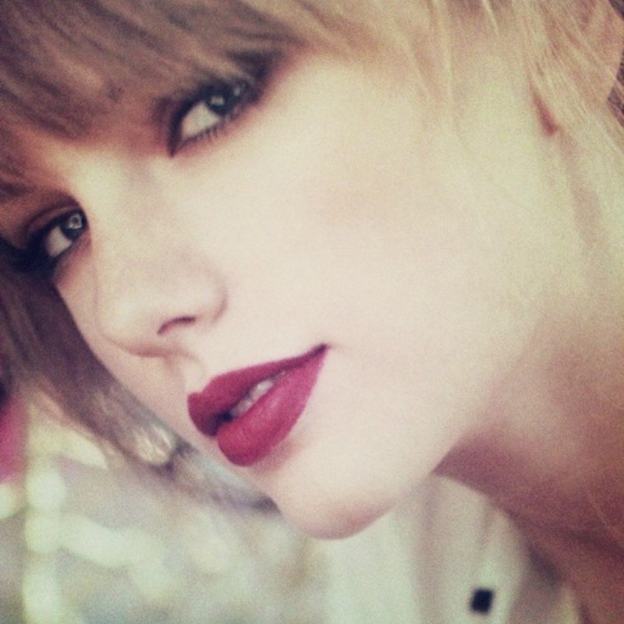 ||I met Taylor the Queen(6.6.14) || Amos replied(6.8.14) ||British with my fail accent / Filipina by heart /|| I FOLLOWBACK, JUST ASK!