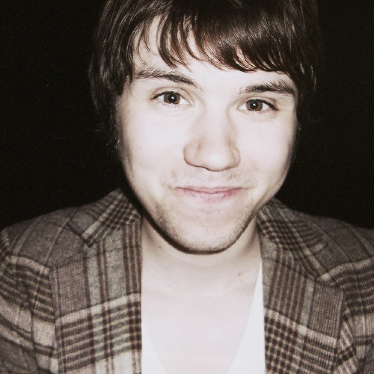 rrossjailed's profile picture. Apparently I talk too much.