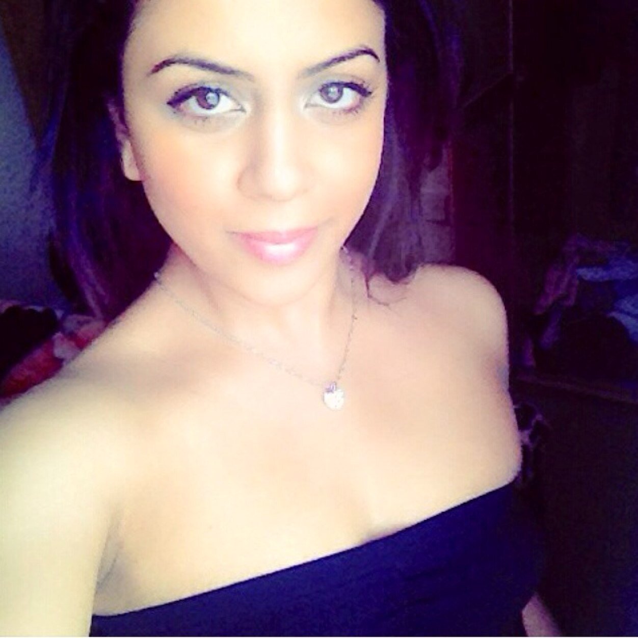 Smile and show the world you have no pain .Fam 💯'bollywood drama queen' . 26 FROM LONDON !!