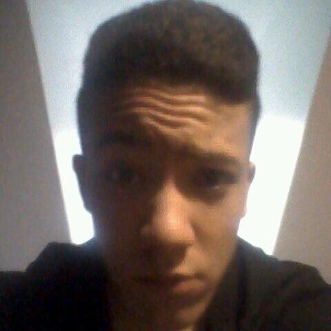une fille c est chiant a 2 moment, quand elle a ses règles et quand elles les a pas !!lol